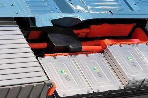 本溪正规公司高价收叉车蓄电池-动力电池的回收